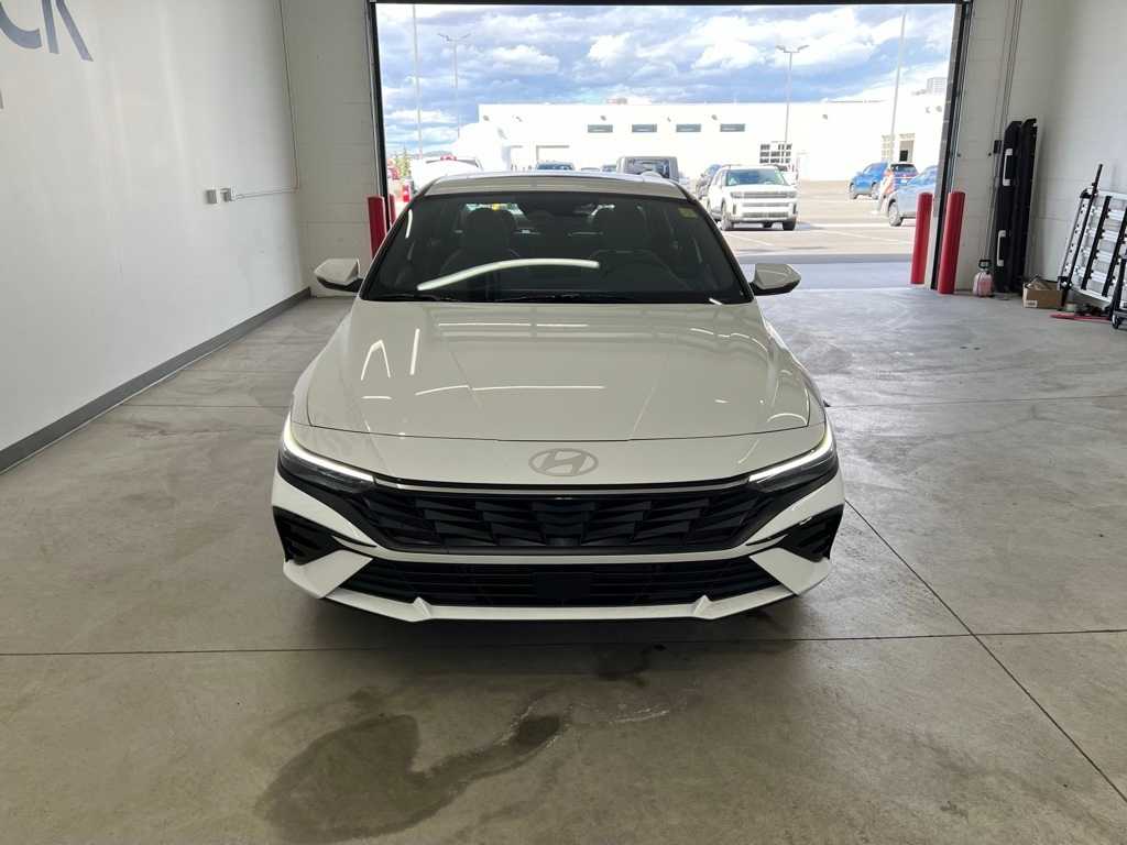 2025 Hyundai Elantra Hybrid Limited photo 11
