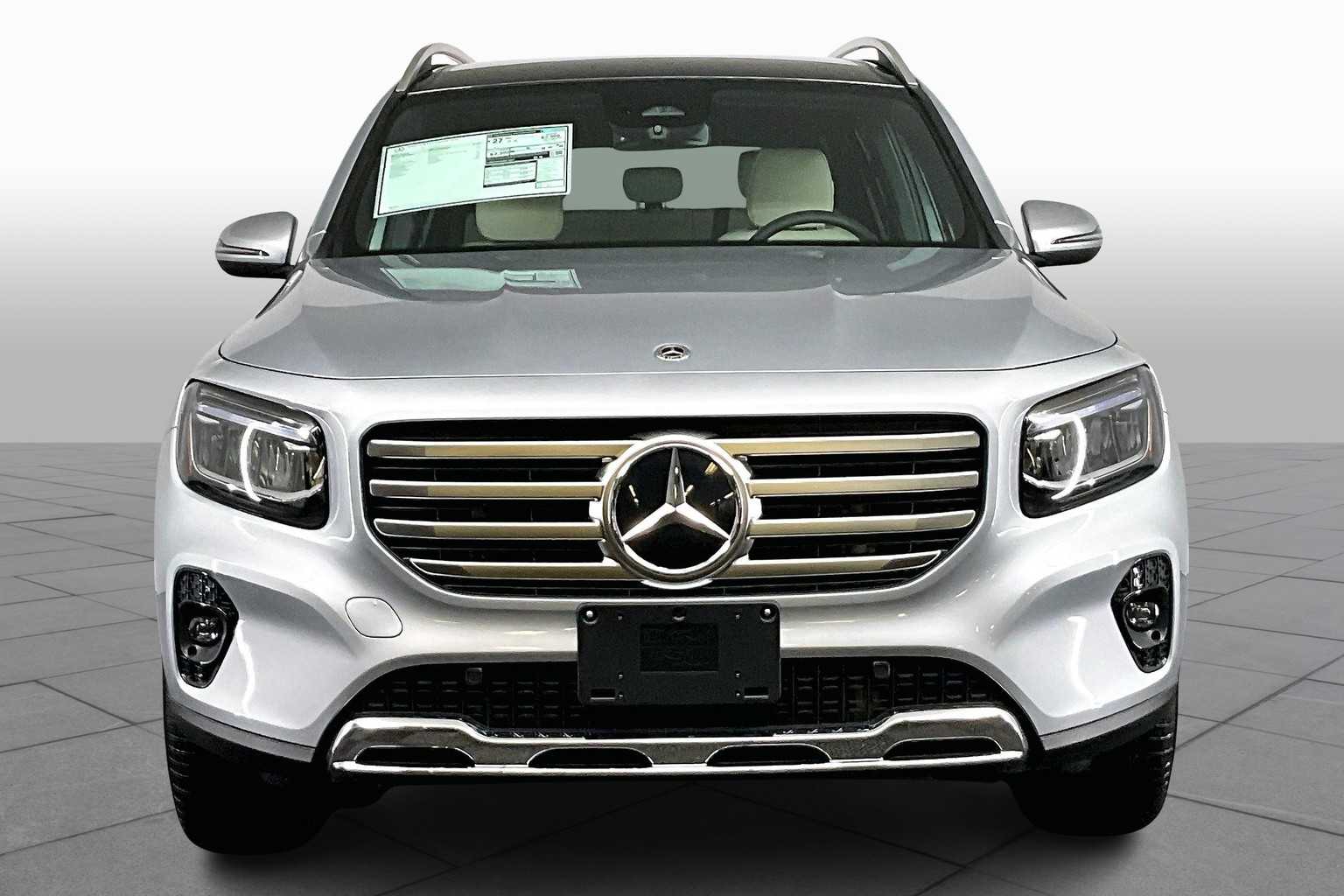 2026 Mercedes Benz GLB 250 4MATIC photo 3