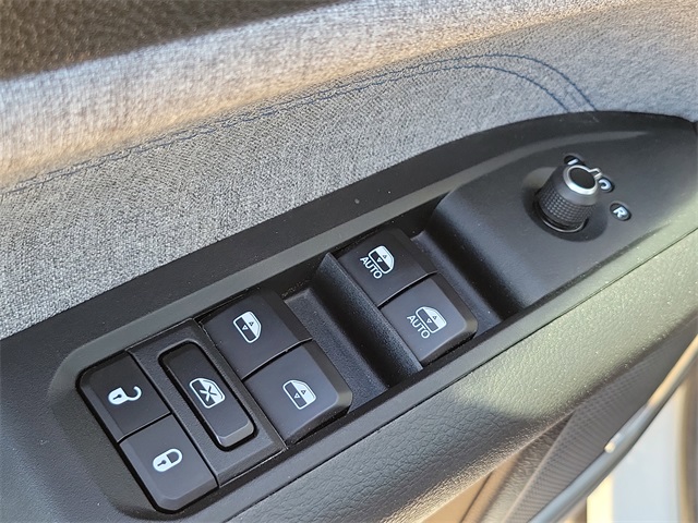 2025 Jeep Compass Latitude photo 19