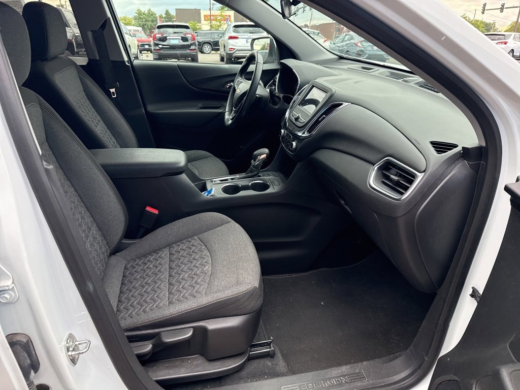 2023 Chevrolet Equinox LT photo 32
