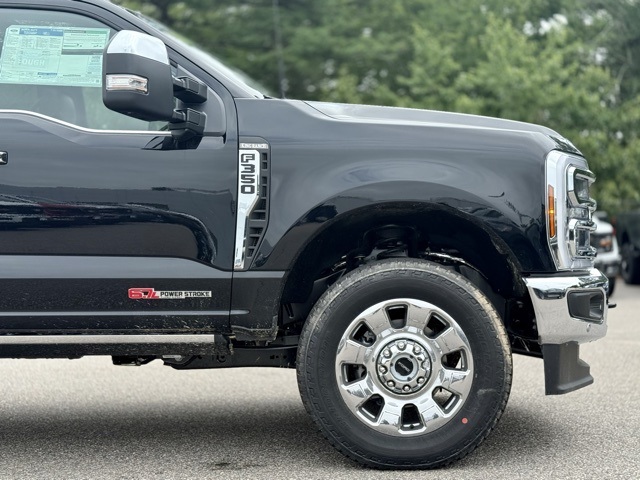 2025 Ford F-350 King Ranch photo 2