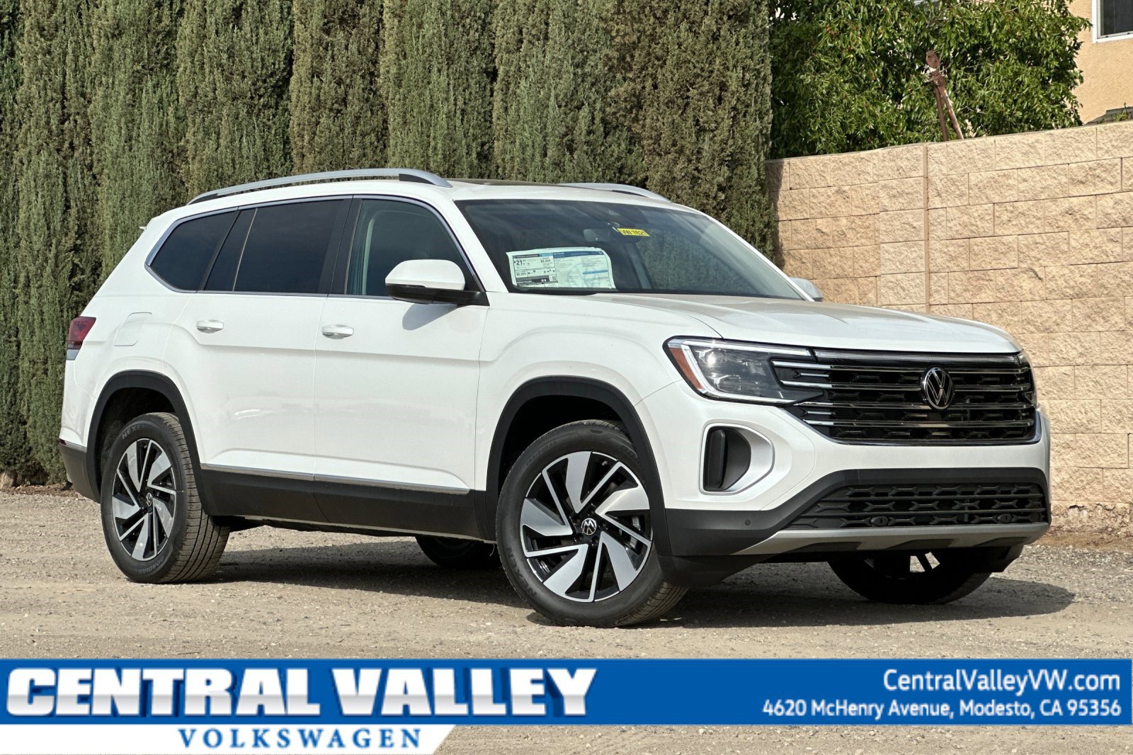 2026 Volkswagen Atlas SEL's photo