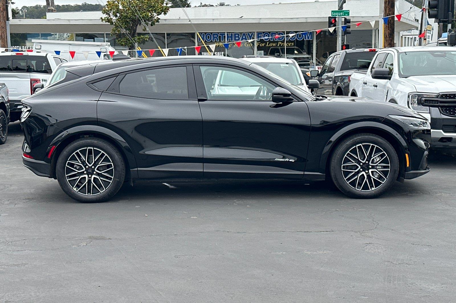 2025 Ford Mustang Mach-E Premium photo 2