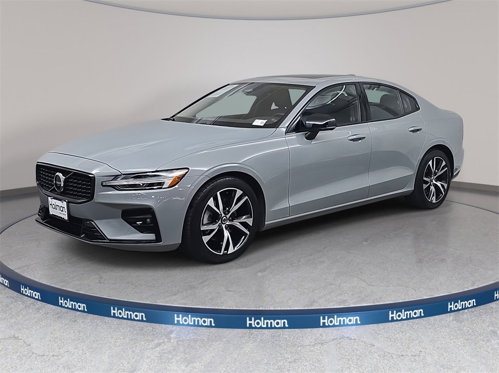 2024 Volvo S60 Core's photo