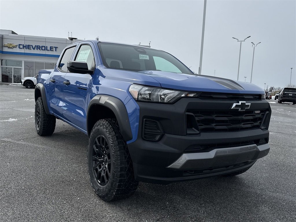 2026 Chevrolet Colorado Trail Boss photo 2