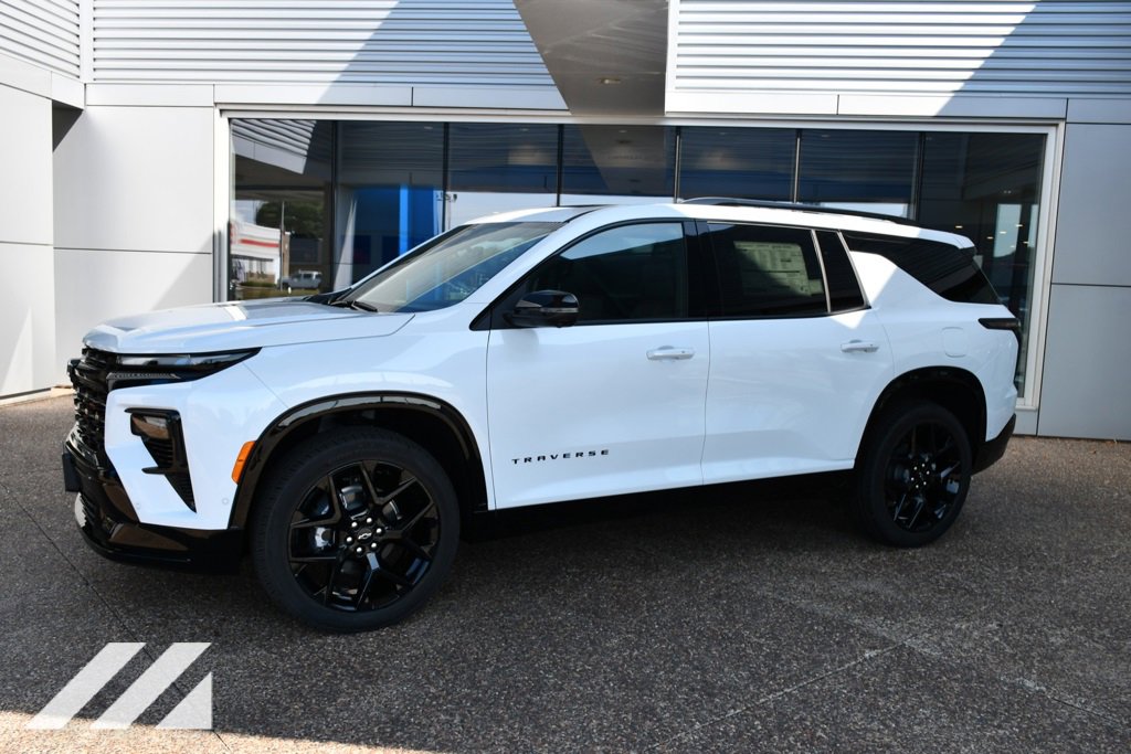 2026 Chevrolet Traverse RS photo 2