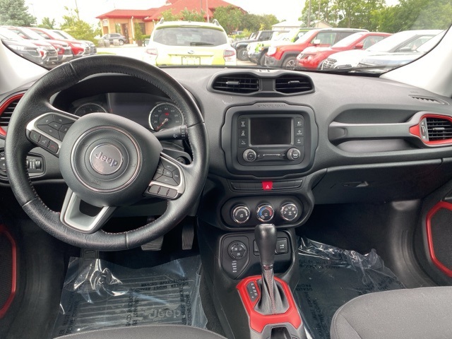 2015 Jeep Renegade Trailhawk photo 7