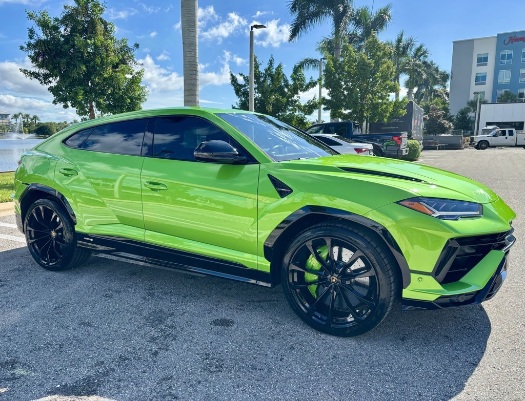2024 Lamborghini Urus S photo 4