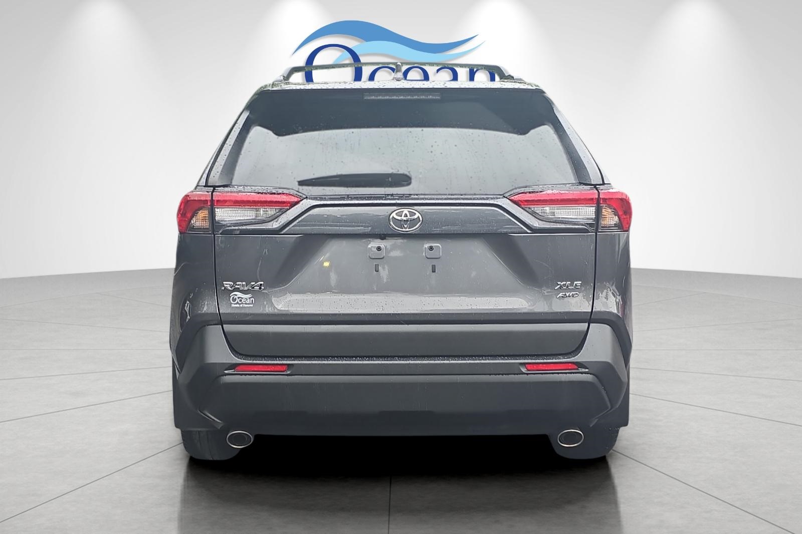 2023 Toyota RAV4 XLE photo 3