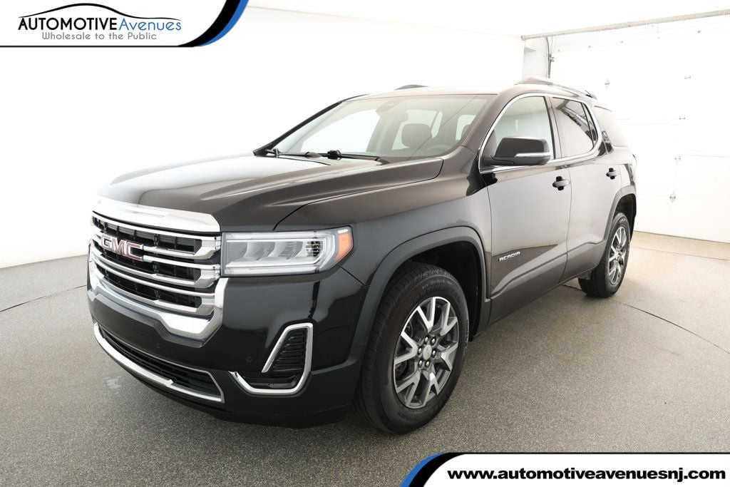 2023 GMC Acadia SLE's photo