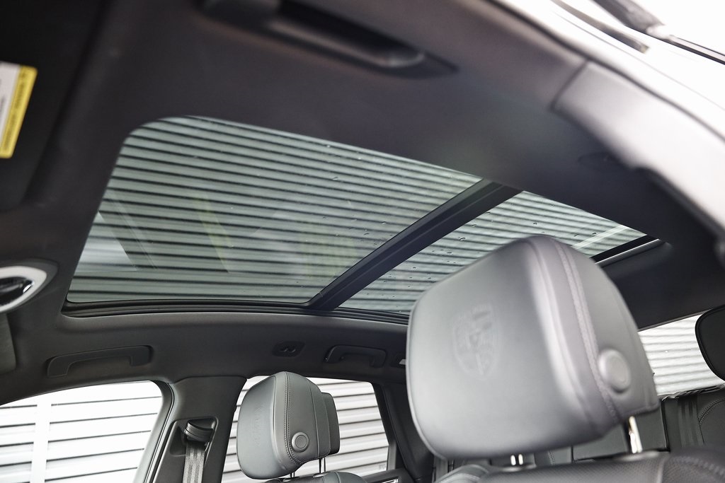 2024 Porsche Macan S photo 23