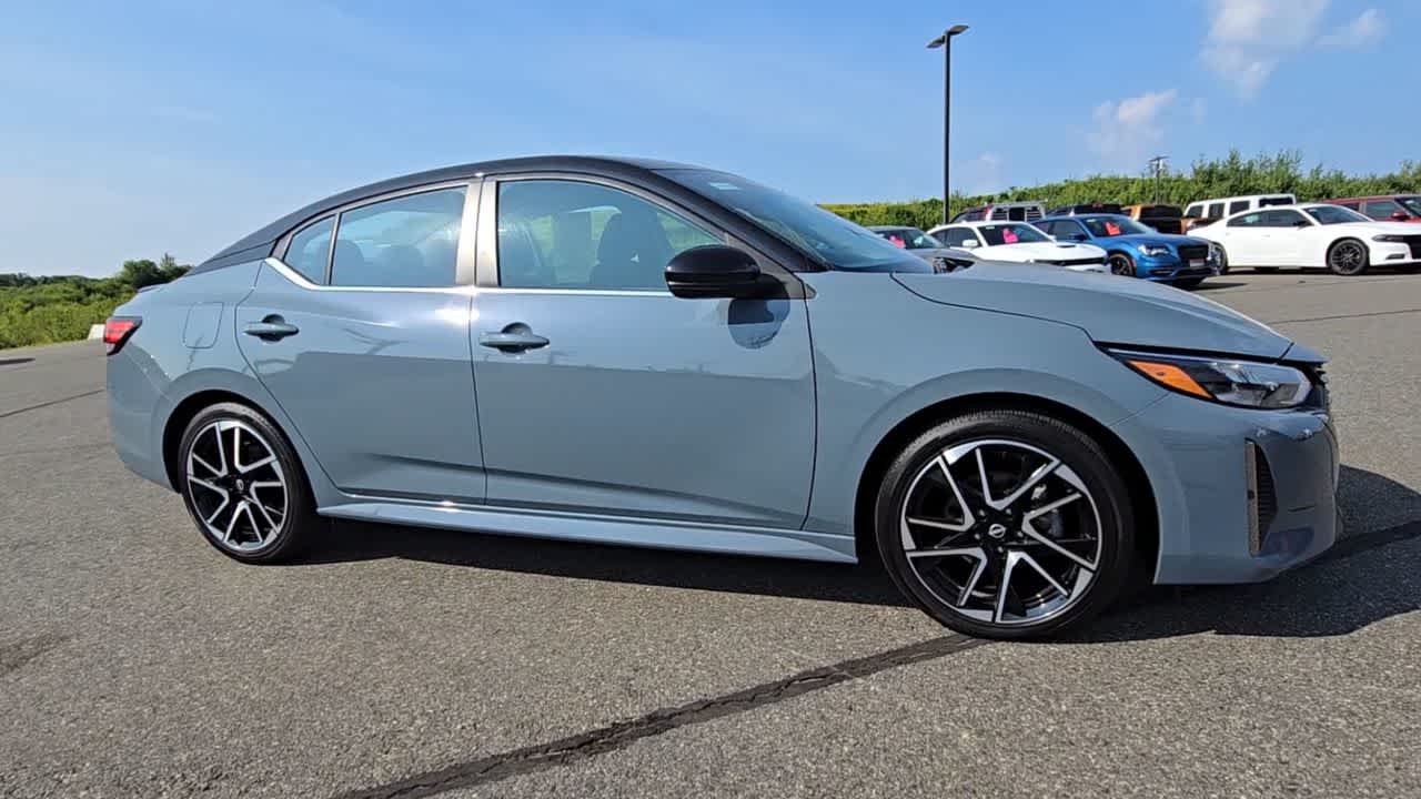 2024 Nissan Sentra SR photo 2