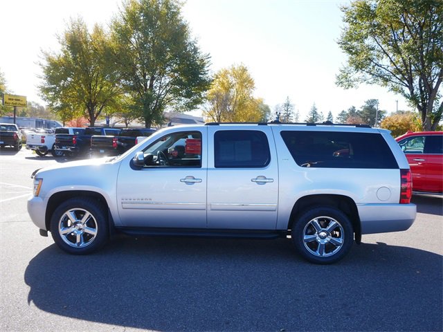 2014 Chevrolet Suburban LTZ photo 3