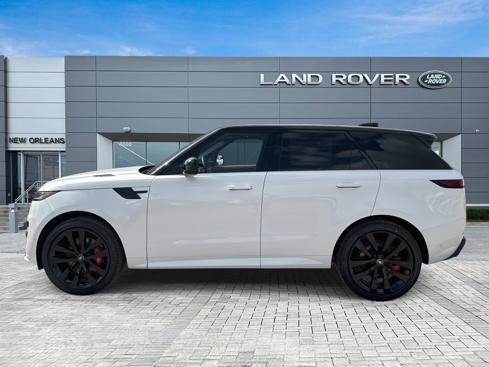 2025 Land Rover Range Rover Sport SE photo 2