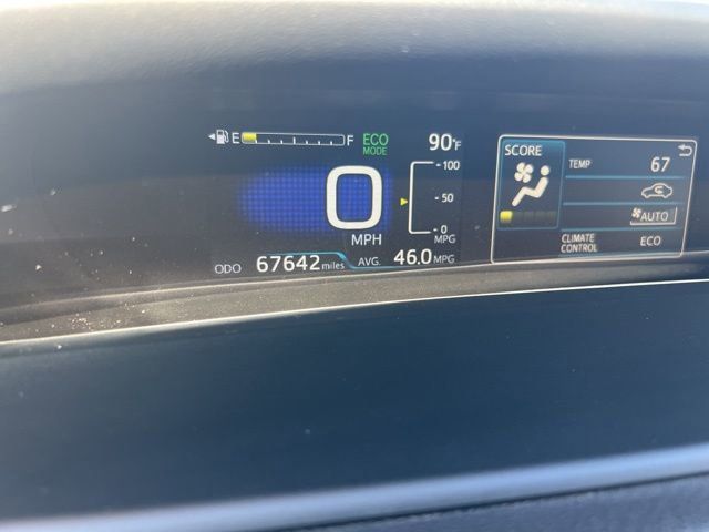 2017 Toyota Prius Four photo 10