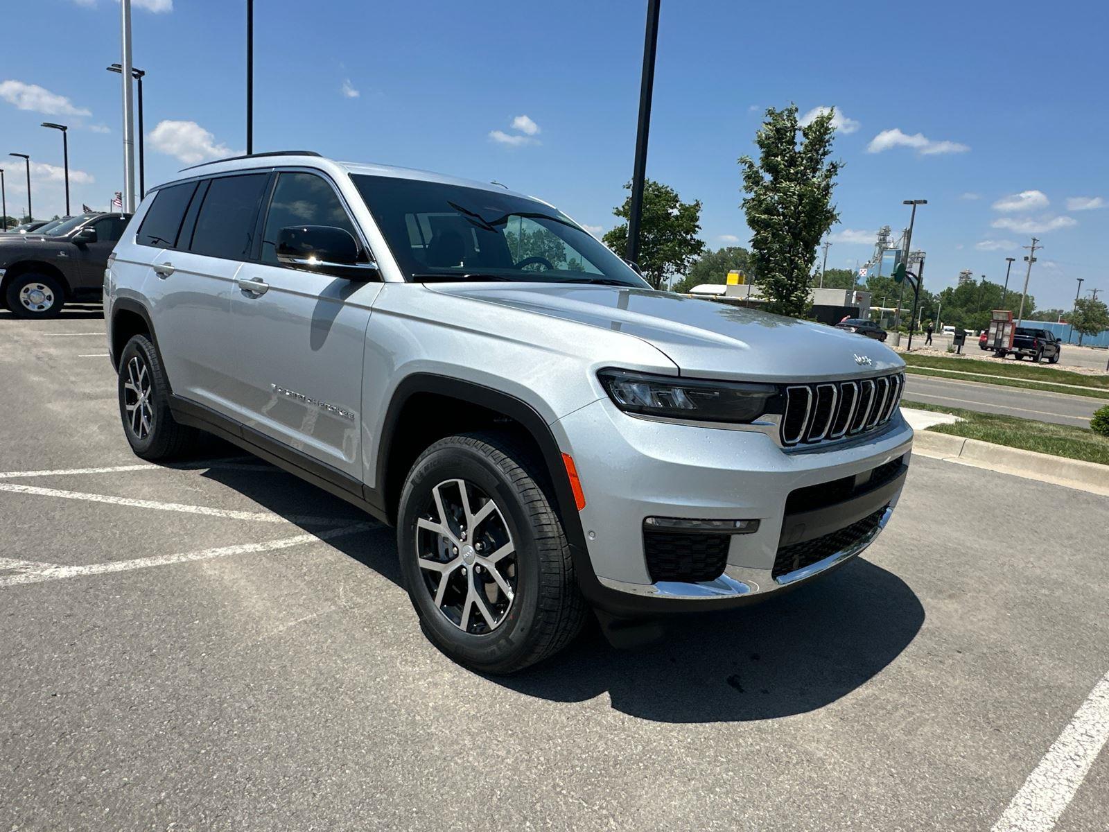 2025 Jeep Grand Cherokee Limited photo 4