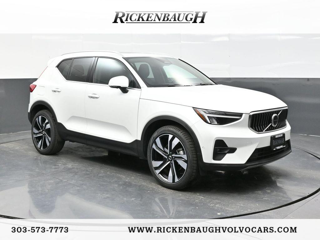 2025 Volvo XC40