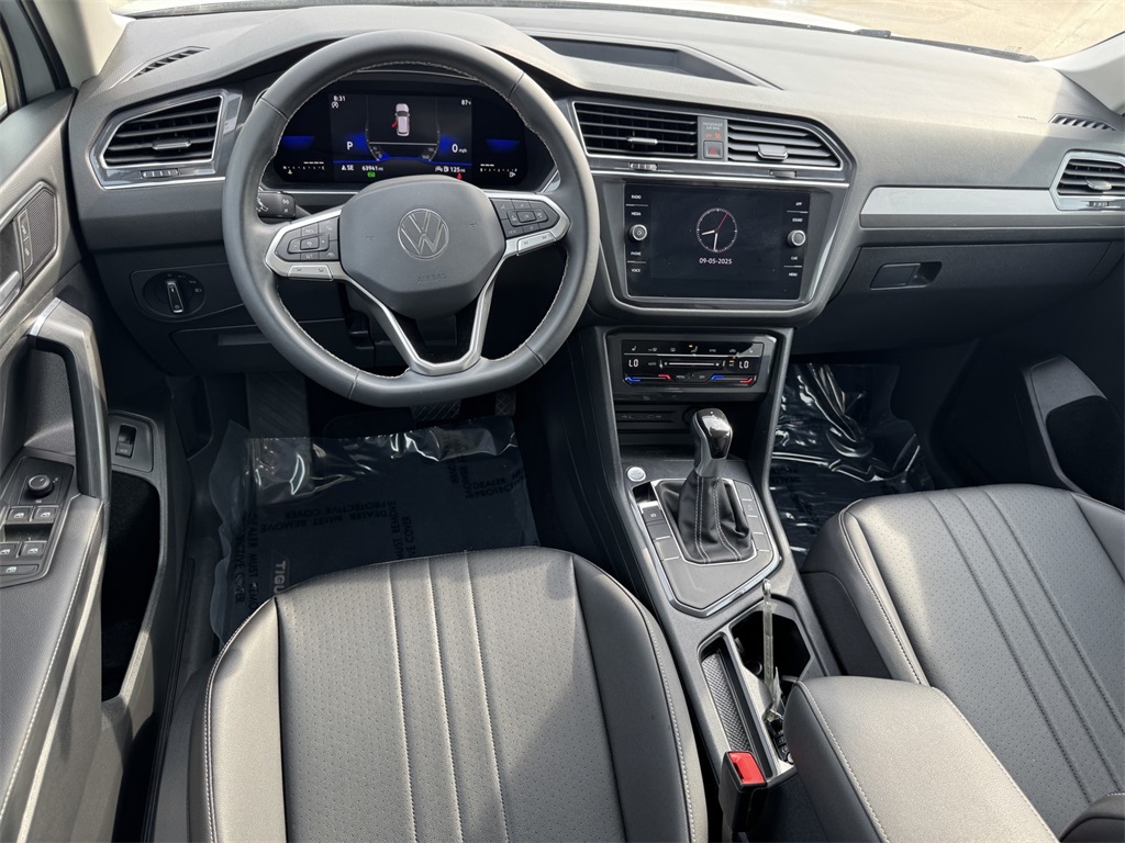 2022 Volkswagen Tiguan SE photo 11