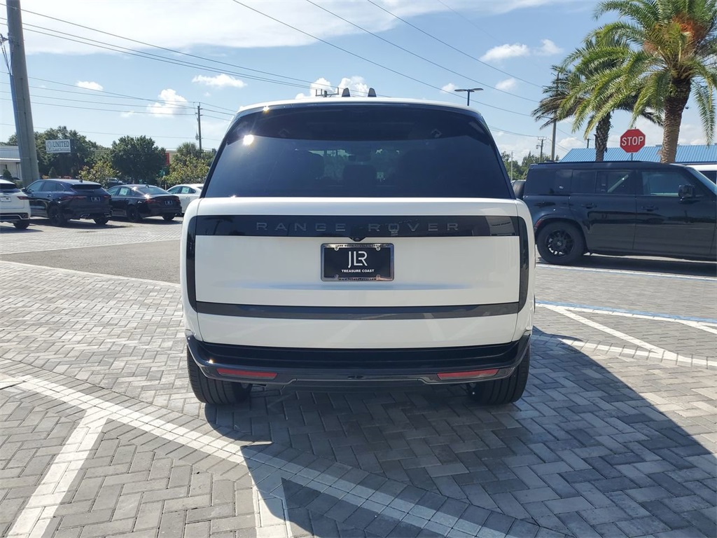 2025 Land Rover Range Rover SE photo 4