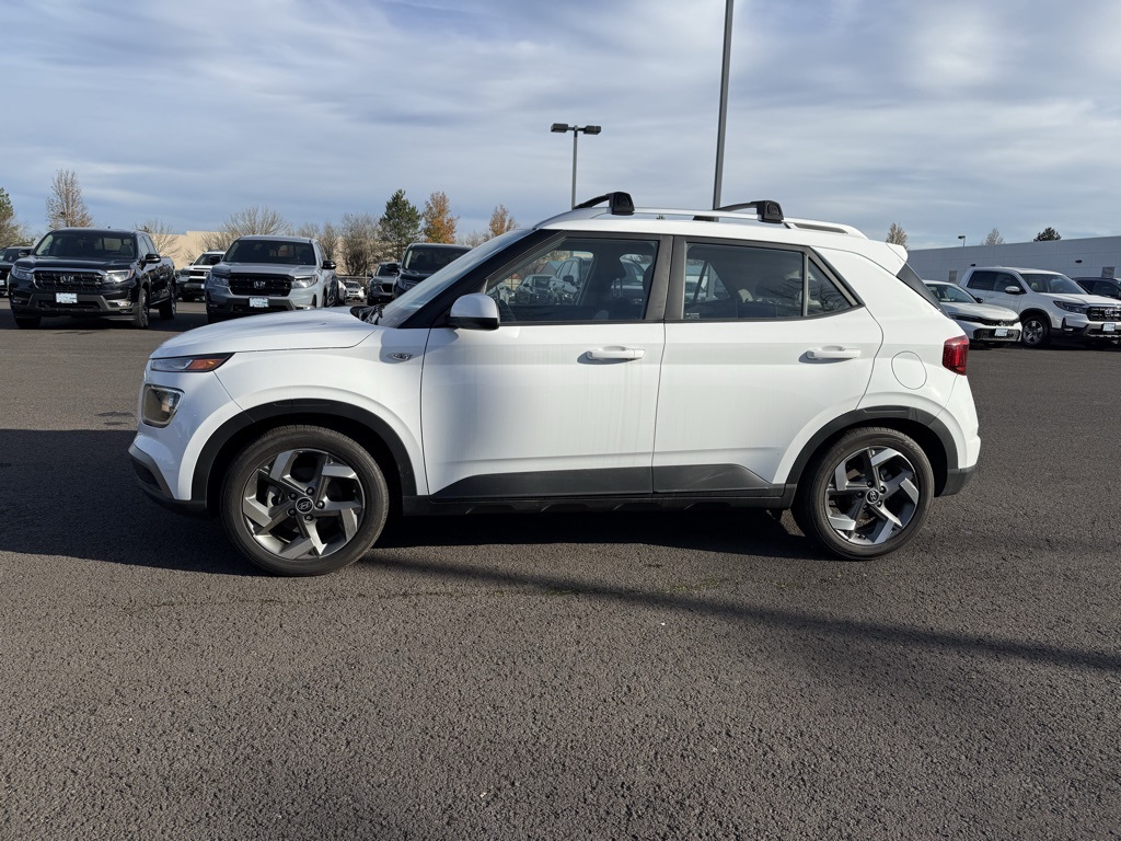 2022 Hyundai Venue SEL Limited photo 3