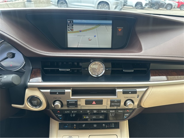 2017 Lexus ES 350 Luxury photo 23