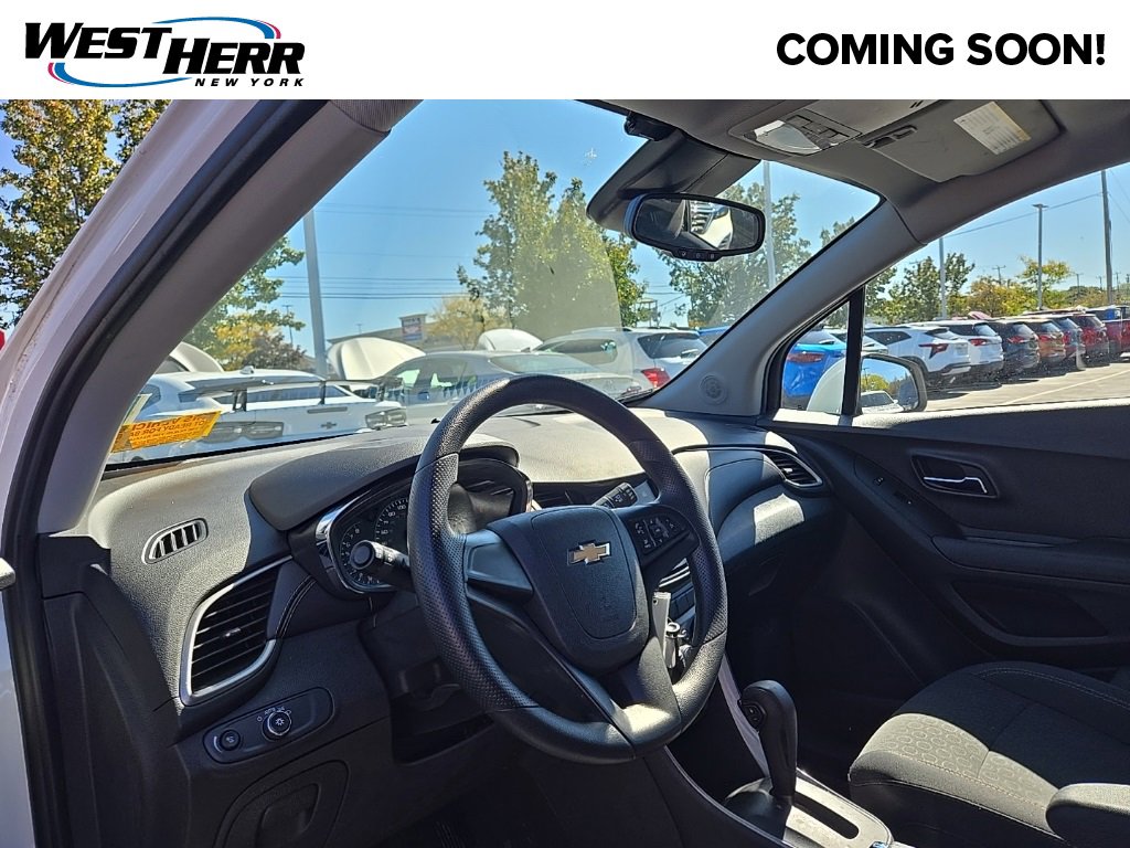2018 Chevrolet Trax LS photo 2