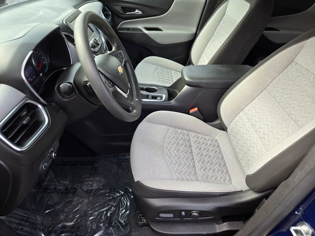 2022 Chevrolet Equinox LS photo 9