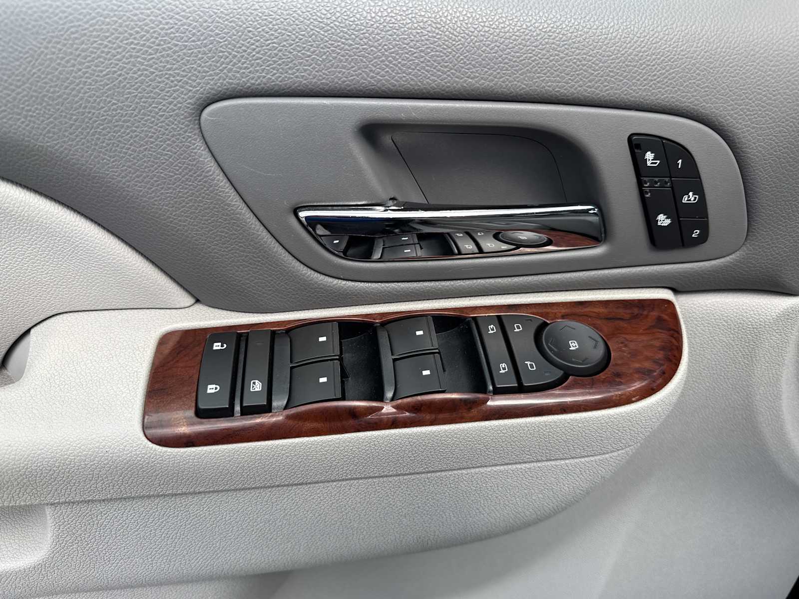 2011 Chevrolet Tahoe LT photo 13