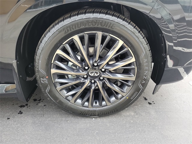 2025 Infiniti QX80 photo 6