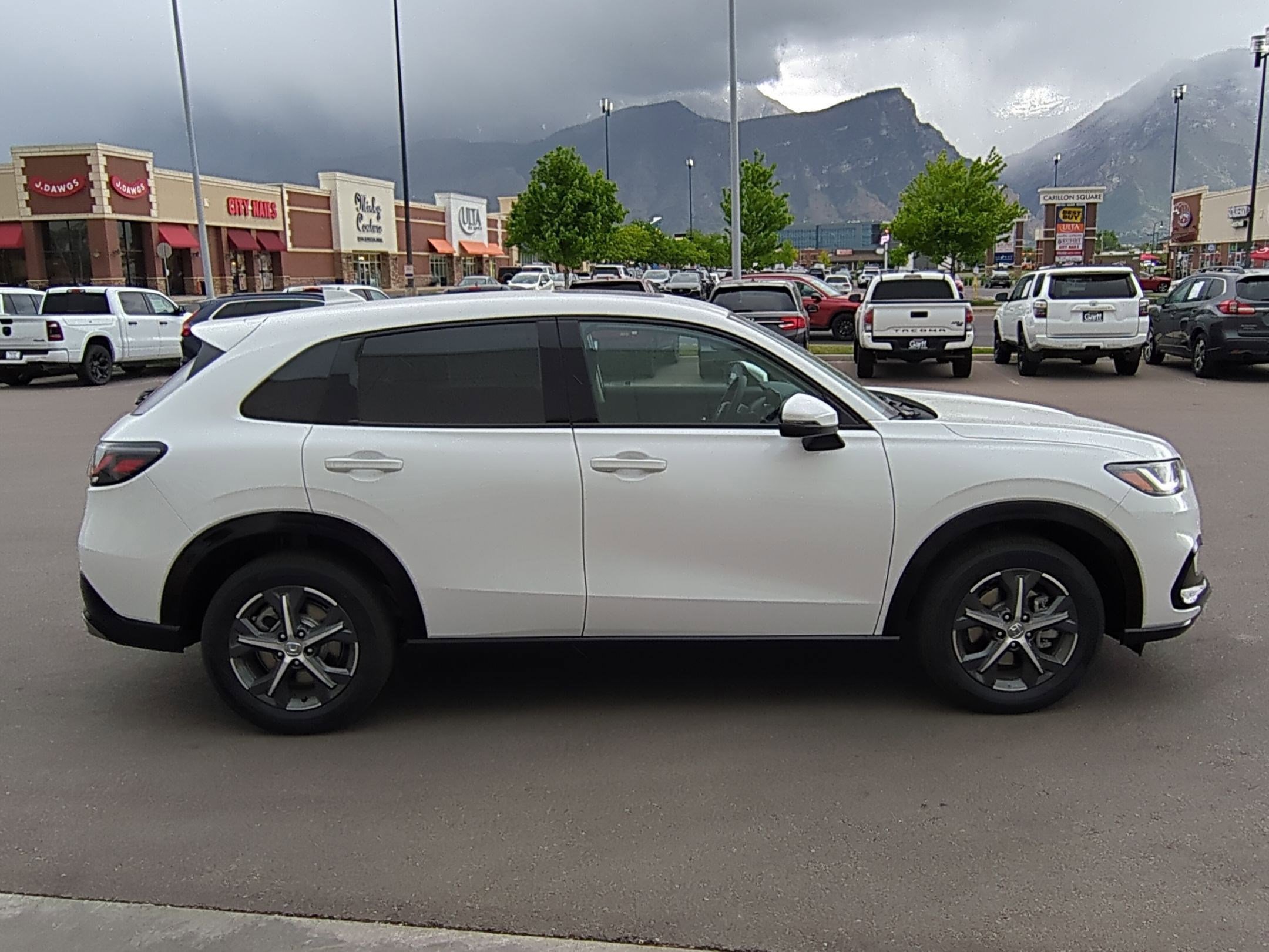 2025 Honda HR-V EX-L photo 2