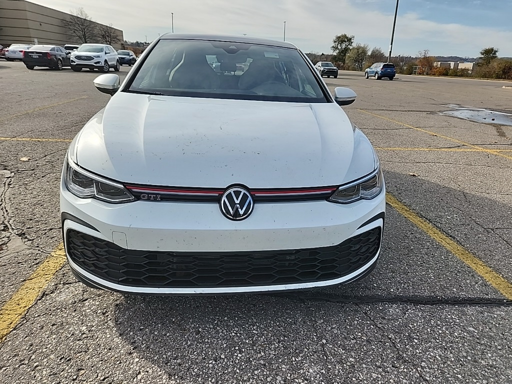 2022 Volkswagen Golf GTI SE photo 3