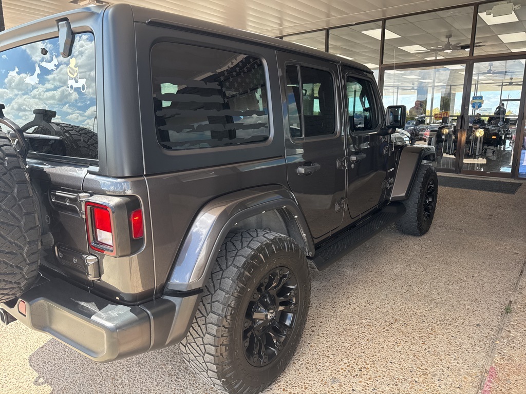 2022 Jeep Wrangler Unlimited Sahara photo 3