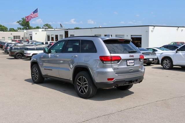 2021 Jeep Grand Cherokee Trailhawk photo 2