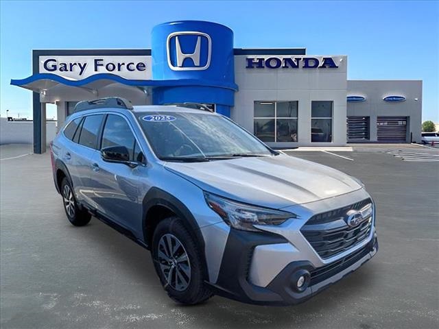 2025 Subaru Outback Premium's photo