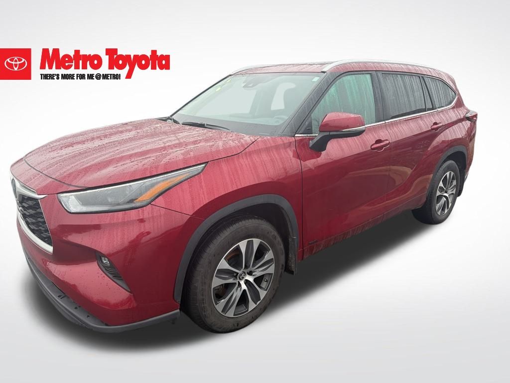 2024 Toyota Highlander XLE's photo