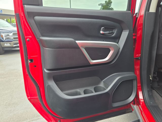 2021 Nissan Titan SV photo 33