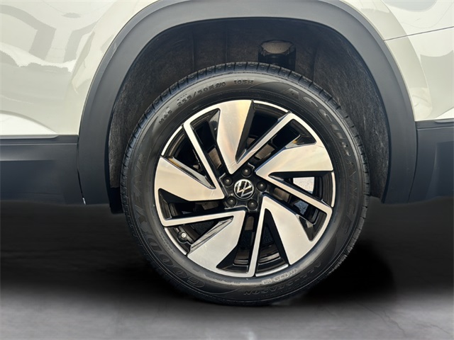 2024 Volkswagen Atlas SE Technology photo 17