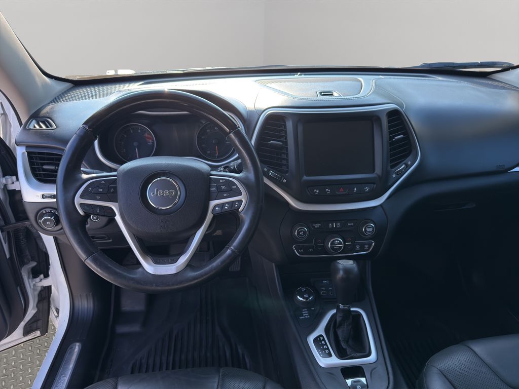 2016 Jeep Cherokee Overland photo 12