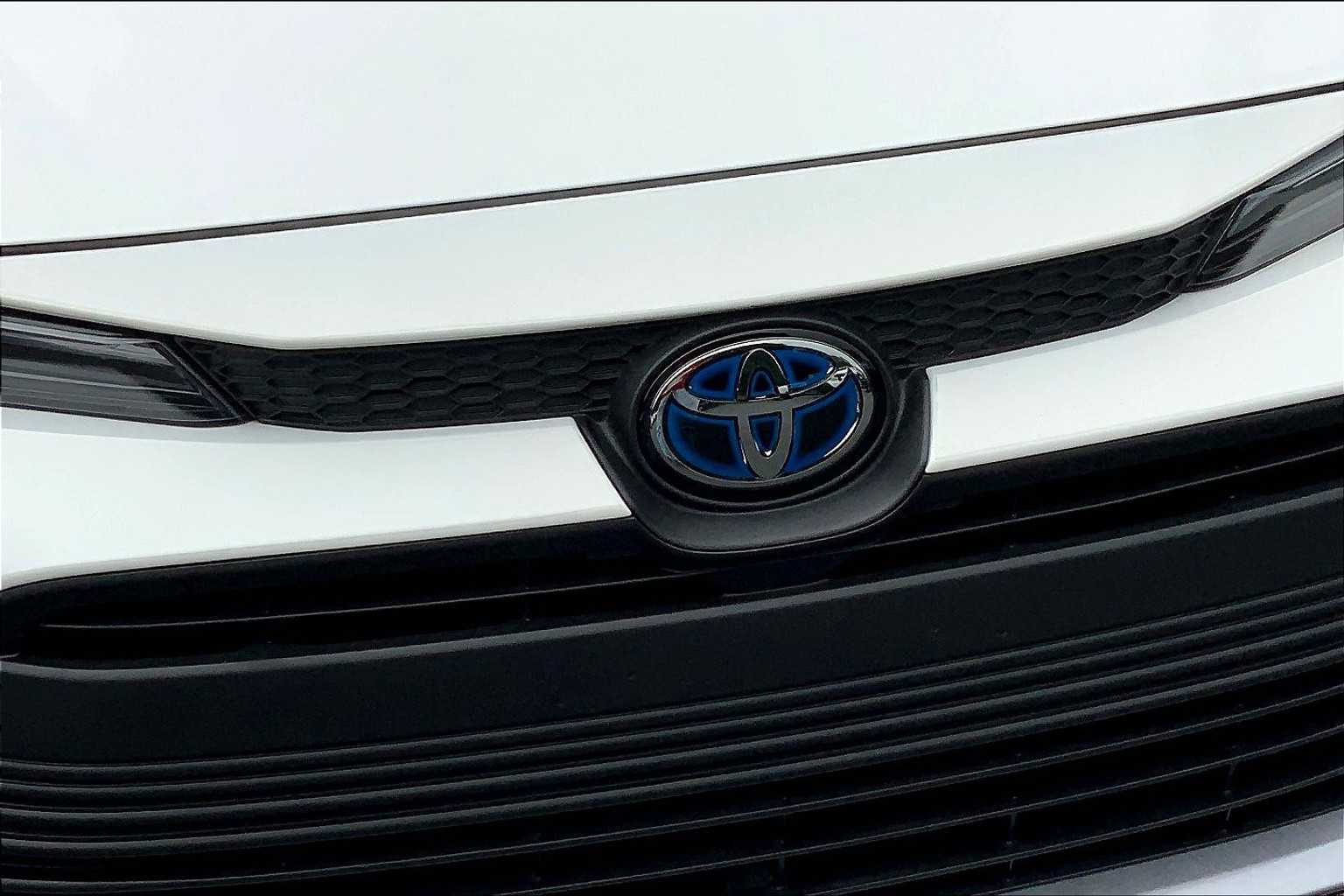 2025 Toyota Corolla Hybrid XLE photo 28