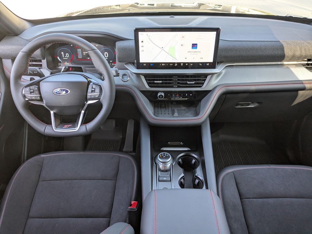 2025 Ford Explorer ST photo 18