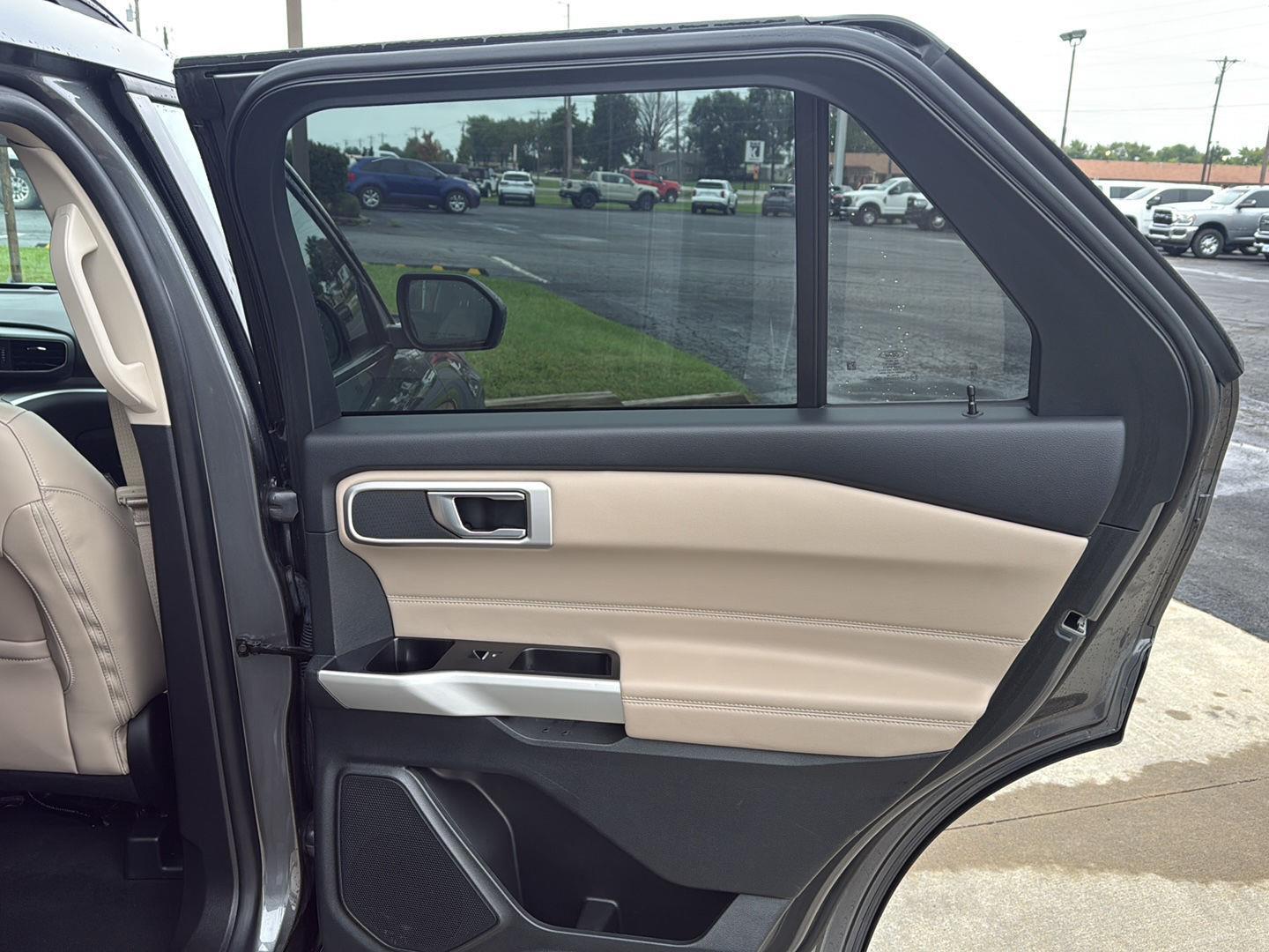 2022 Ford Explorer XLT photo 23