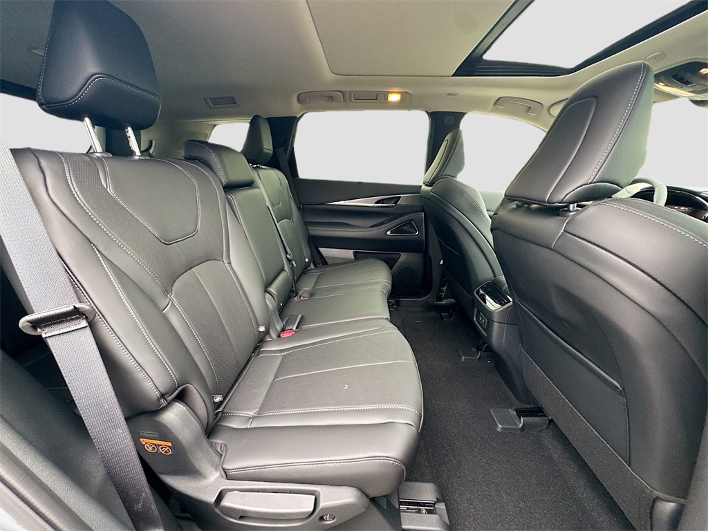 2026 Infiniti QX60 Luxe photo 30