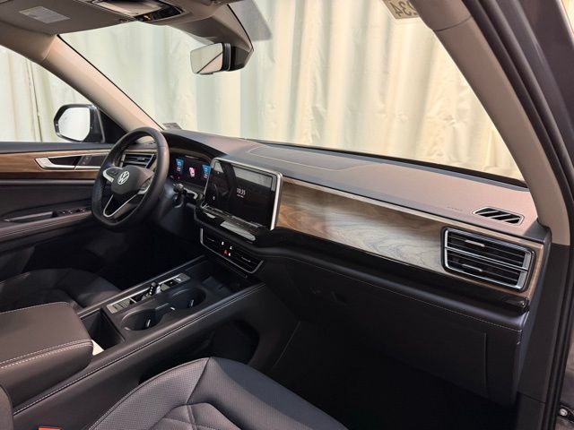 2025 Volkswagen Atlas SE photo 35