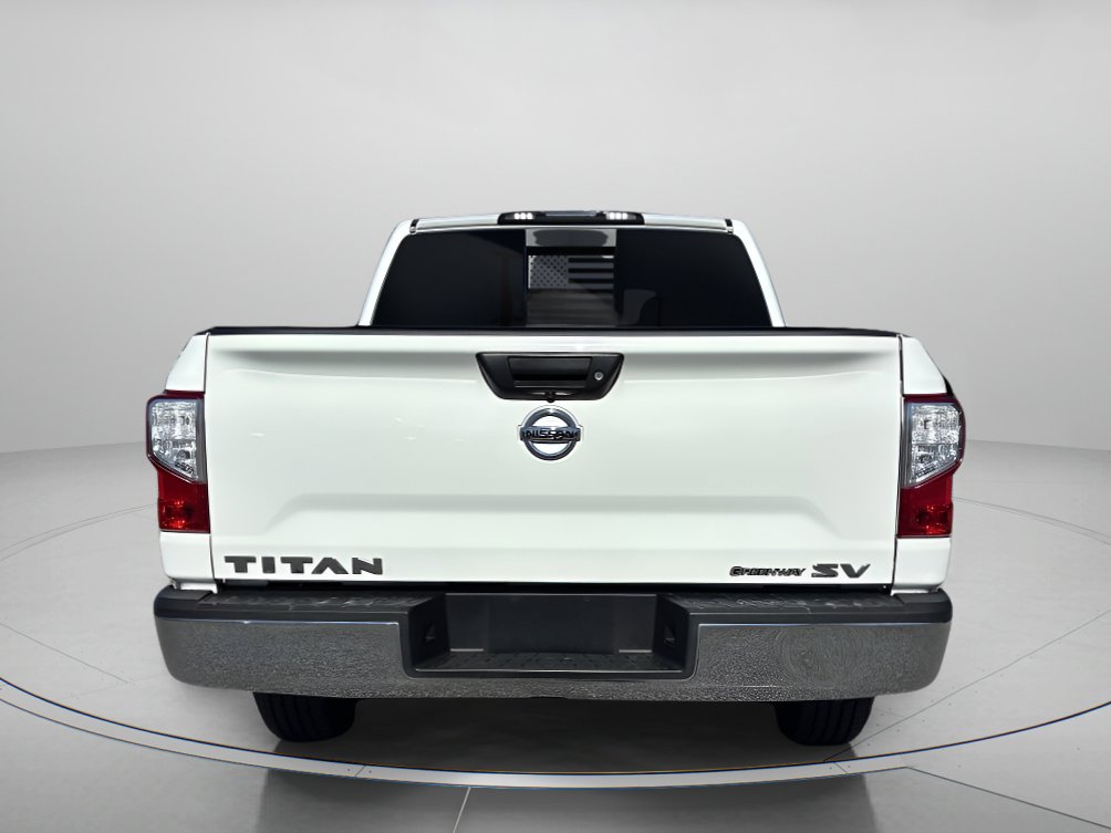 2018 Nissan Titan SV Crew Cab photo 3