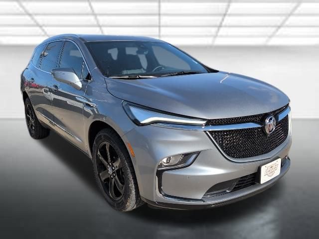 2024 Buick Enclave Essence's photo