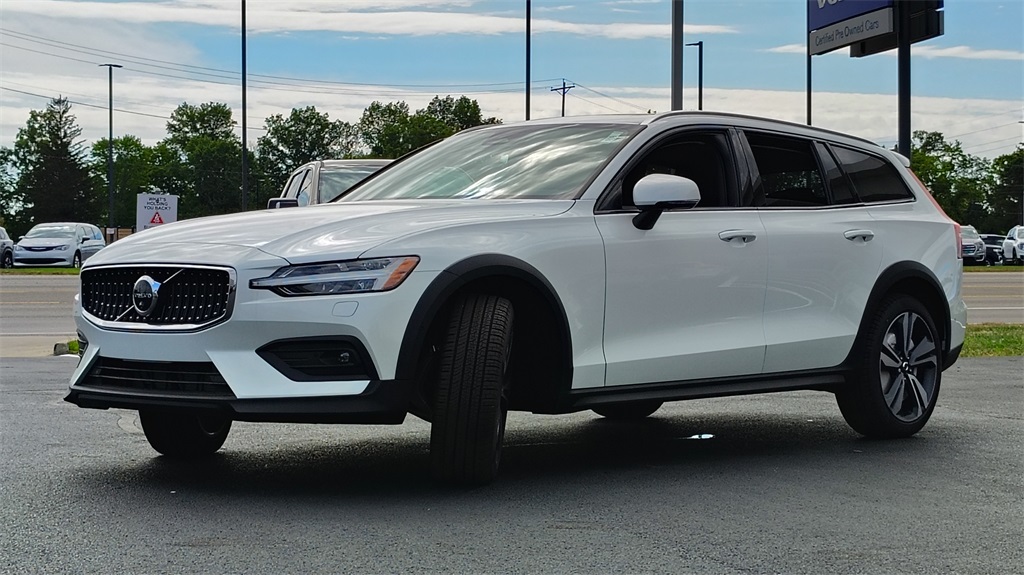 2026 Volvo V60 Cross Country B5 Plus photo 6