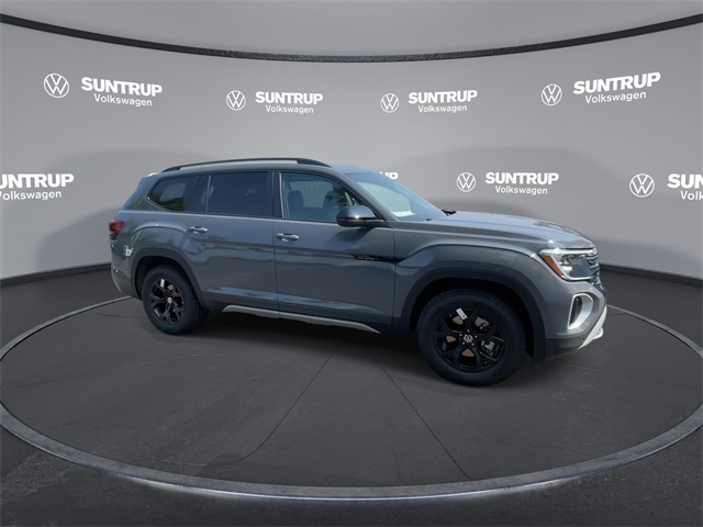 2025 Volkswagen Atlas Peak Edition SE photo 19