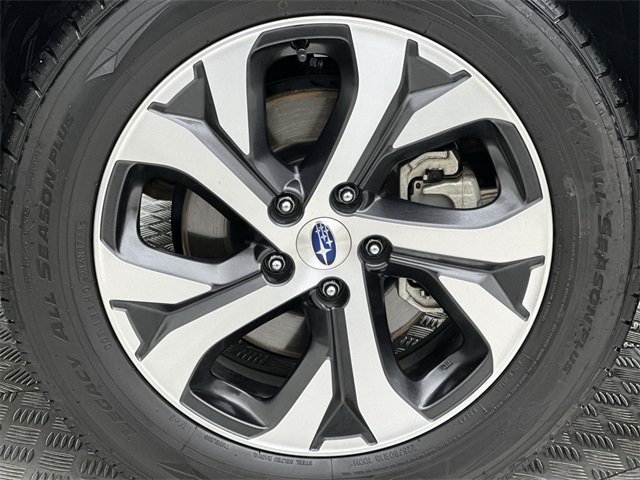 2021 Subaru Outback Touring photo 2