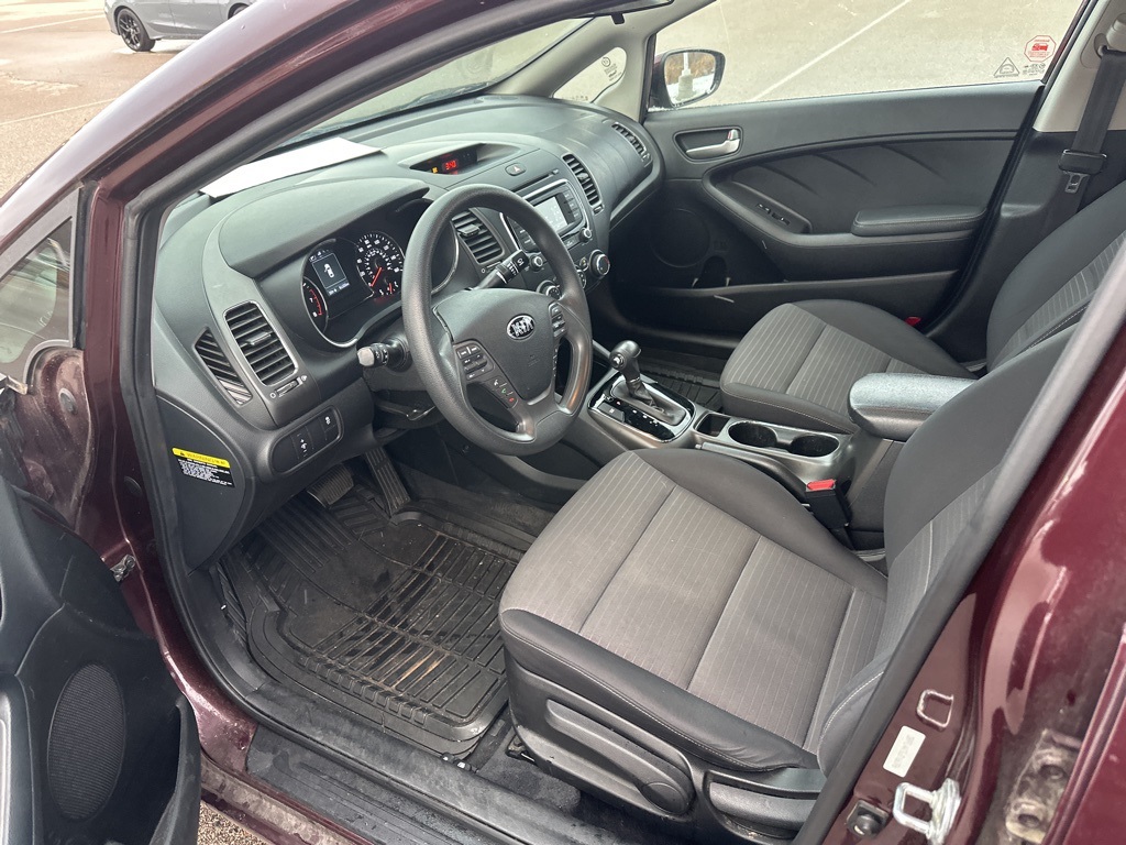 2018 Kia Forte LX photo 2