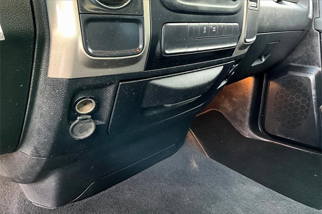 2015 Ram 1500 SLT photo 16
